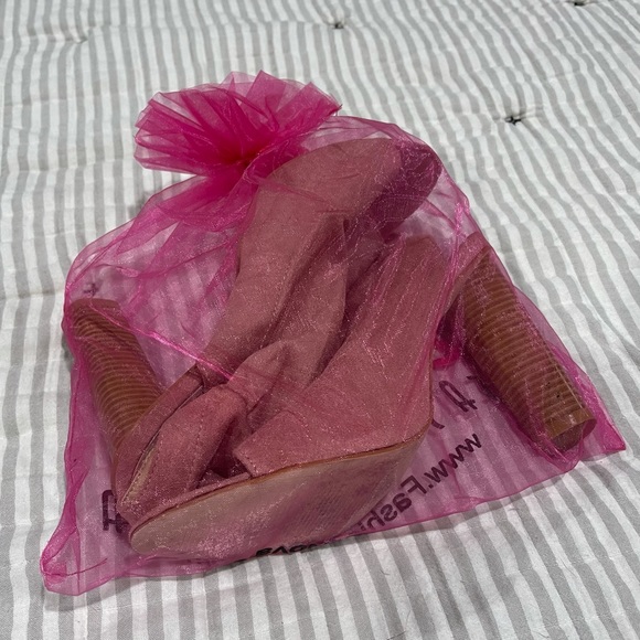 Pink Heels - Picture 2 of 3